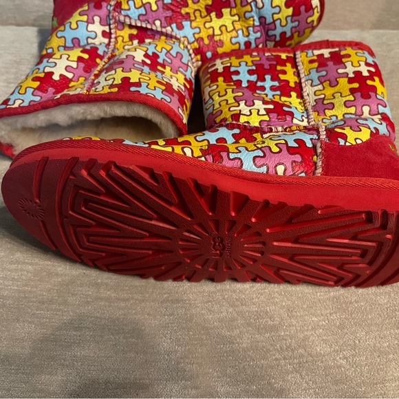 Uggs: Classic II “Autism” Boot - Picture 3 of 4